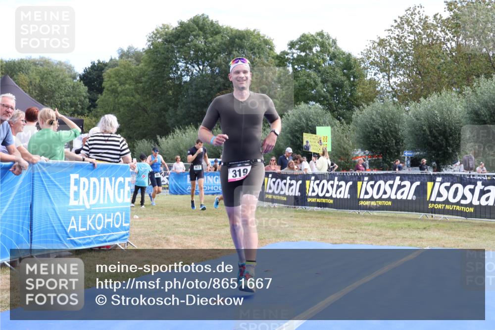 31.08.2025 - Elbe Triathlon Hamburg Strokosch-Dieckow http://msf.ph/oto/8651667 31.08.2025 10:53:24 Ziel 319 meine-sportfotos.de