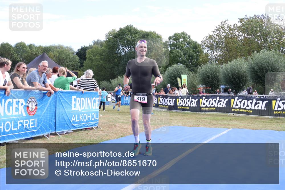 31.08.2025 - Elbe Triathlon Hamburg Strokosch-Dieckow http://msf.ph/oto/8651670 31.08.2025 10:53:24 Ziel 319 meine-sportfotos.de