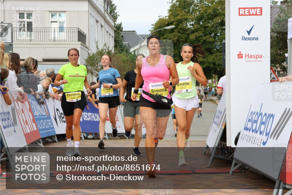 31.08.2025 - 21. Blankeneser Heldenlauf Strokosch-Dieckow http://msf.ph/oto/8651674 31.08.2025 10:29:02 Ziel 2719, 2246, 2035, 2457, 2212, 2143, 2230, 2381 meine-sportfotos.de