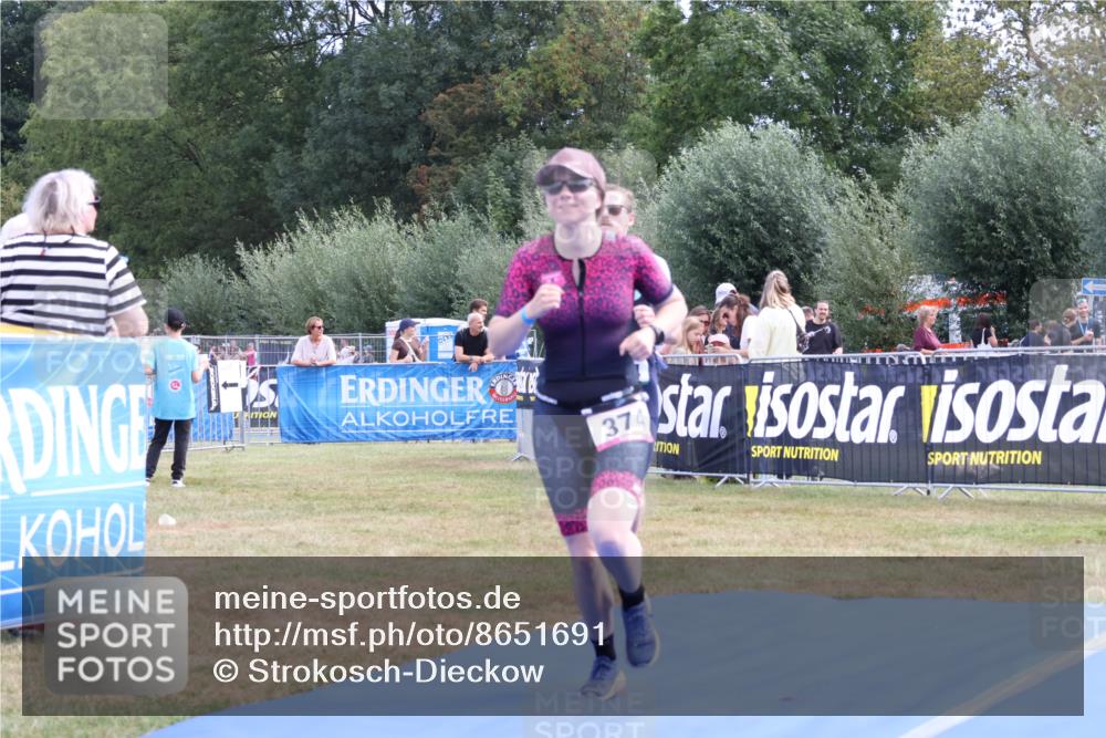 31.08.2025 - Elbe Triathlon Hamburg Strokosch-Dieckow http://msf.ph/oto/8651691 31.08.2025 10:53:48 Ziel 374, 434, 479 meine-sportfotos.de