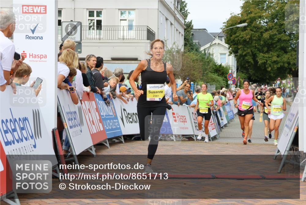 31.08.2025 - 21. Blankeneser Heldenlauf Strokosch-Dieckow http://msf.ph/oto/8651713 31.08.2025 10:28:59 Ziel 2060, 2718, 2719, 2246, 2035, 2457, 2212, 2143, 2387, 2230, 2381 meine-sportfotos.de
