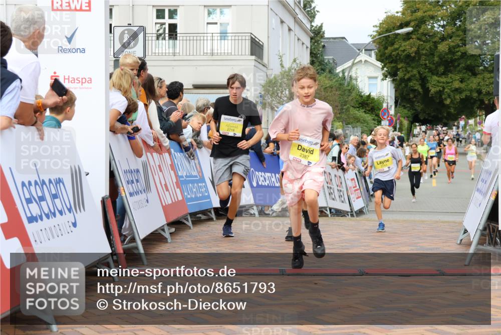 31.08.2025 - 21. Blankeneser Heldenlauf Strokosch-Dieckow http://msf.ph/oto/8651793 31.08.2025 10:28:52 Ziel 2060, 2346, 2718, 2719, 2143, 2387 meine-sportfotos.de