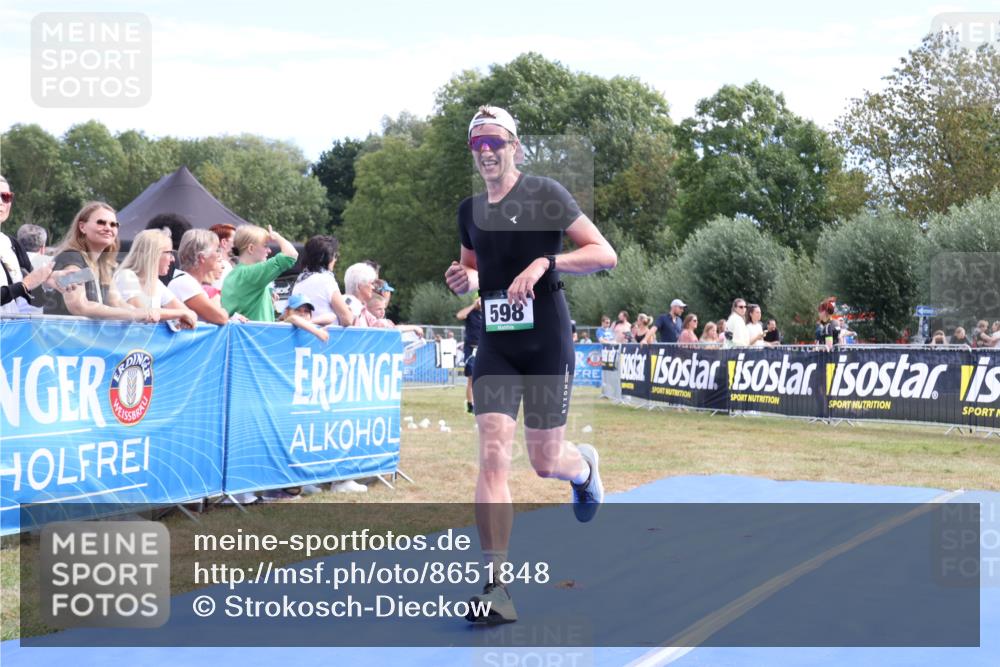 31.08.2025 - Elbe Triathlon Hamburg Strokosch-Dieckow http://msf.ph/oto/8651848 31.08.2025 10:58:24 Ziel 449, 598 meine-sportfotos.de