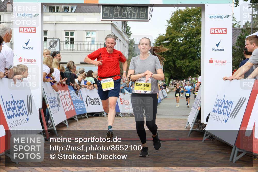 31.08.2025 - 21. Blankeneser Heldenlauf Strokosch-Dieckow http://msf.ph/oto/8652100 31.08.2025 10:28:33 Ziel 2249, 2173, 2727, 2351 meine-sportfotos.de