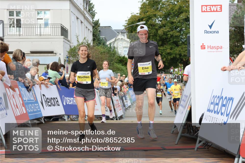 31.08.2025 - 21. Blankeneser Heldenlauf Strokosch-Dieckow http://msf.ph/oto/8652385 31.08.2025 10:28:15 Ziel 2348, 2140, 2133, 2625, 2088 meine-sportfotos.de