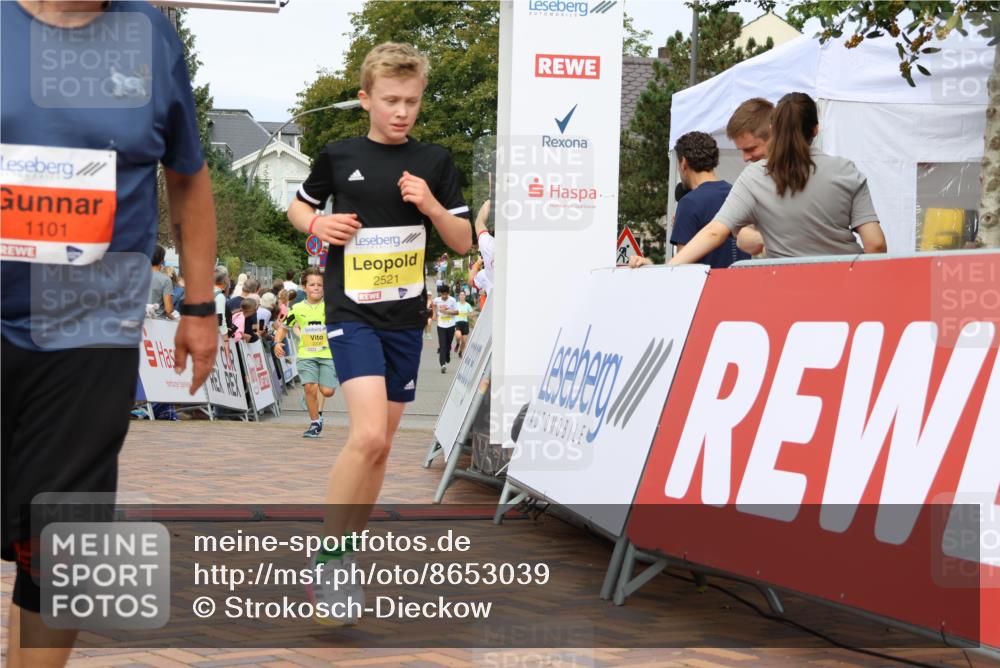 31.08.2025 - 21. Blankeneser Heldenlauf Strokosch-Dieckow http://msf.ph/oto/8653039 31.08.2025 10:27:07 Ziel 1101, 2150, 2205, 2521, 2517 meine-sportfotos.de