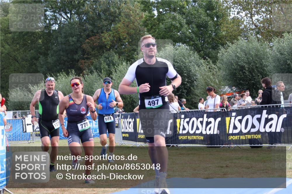 31.08.2025 - Elbe Triathlon Hamburg Strokosch-Dieckow http://msf.ph/oto/8653048 31.08.2025 11:19:11 Ziel 497, 778, 981, 1037 meine-sportfotos.de
