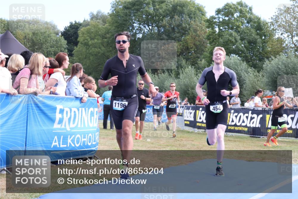 31.08.2025 - Elbe Triathlon Hamburg Strokosch-Dieckow http://msf.ph/oto/8653204 31.08.2025 11:20:30 Ziel 454, 708, 965, 996, 1107, 1196, 1227 meine-sportfotos.de