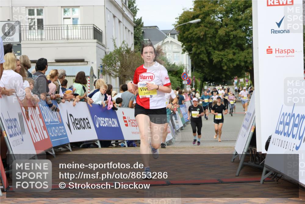 31.08.2025 - 21. Blankeneser Heldenlauf Strokosch-Dieckow http://msf.ph/oto/8653286 31.08.2025 10:26:30 Ziel 2254, 2497, 2688 meine-sportfotos.de