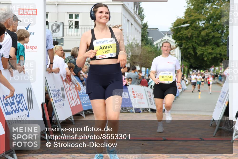 31.08.2025 - 21. Blankeneser Heldenlauf Strokosch-Dieckow http://msf.ph/oto/8653301 31.08.2025 10:26:19 Ziel 2162, 2046, 2252, 2564, 2467 meine-sportfotos.de