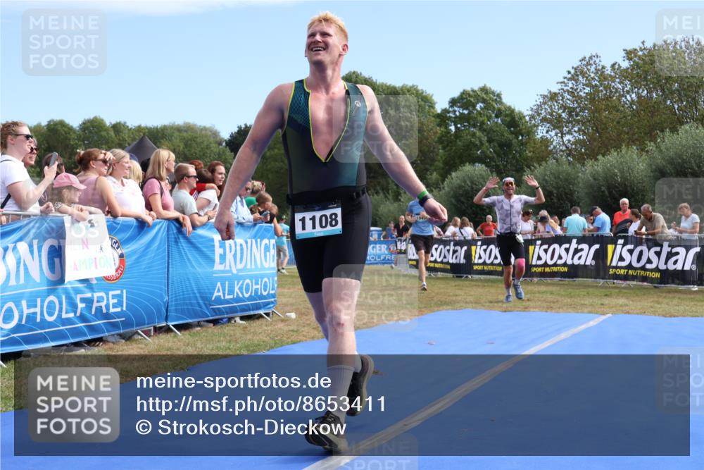 31.08.2025 - Elbe Triathlon Hamburg Strokosch-Dieckow http://msf.ph/oto/8653411 31.08.2025 11:23:25 Ziel 255, 567, 1043, 1055, 1075, 1108, 1274 meine-sportfotos.de