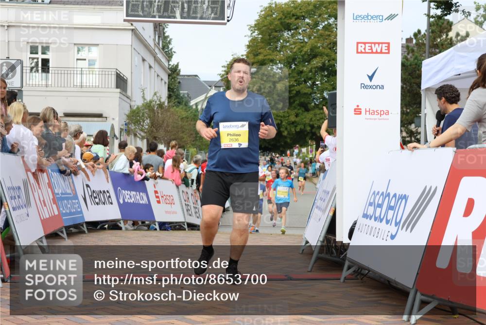 31.08.2025 - 21. Blankeneser Heldenlauf Strokosch-Dieckow http://msf.ph/oto/8653700 31.08.2025 10:25:22 Ziel 2541, 2636, 2383, 2367, 2504 meine-sportfotos.de