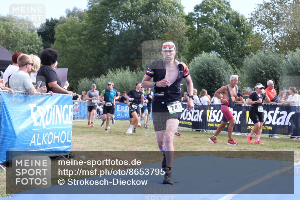31.08.2025 - Elbe Triathlon Hamburg Strokosch-Dieckow http://msf.ph/oto/8653795 31.08.2025 11:28:45 Ziel 461, 500, 566, 692, 735, 743, 881, 1128, 1190, 1315 meine-sportfotos.de