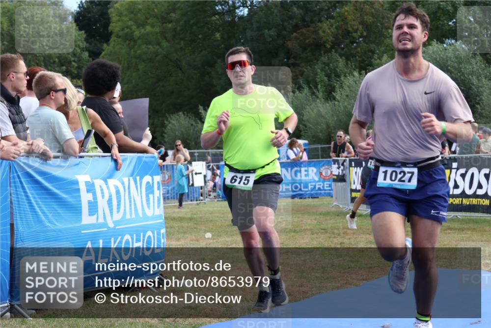 31.08.2025 - Elbe Triathlon Hamburg Strokosch-Dieckow http://msf.ph/oto/8653979 31.08.2025 11:30:23 Ziel 615, 1027, 1146, 1169 meine-sportfotos.de