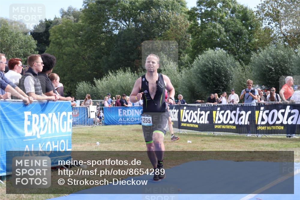 31.08.2025 - Elbe Triathlon Hamburg Strokosch-Dieckow http://msf.ph/oto/8654289 31.08.2025 11:34:01 Ziel 1255 meine-sportfotos.de