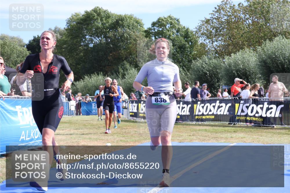 31.08.2025 - Elbe Triathlon Hamburg Strokosch-Dieckow http://msf.ph/oto/8655220 31.08.2025 11:45:57 Ziel 838, 887, 1314, 1496 meine-sportfotos.de