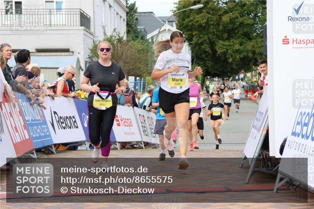31.08.2025 - 21. Blankeneser Heldenlauf Strokosch-Dieckow http://msf.ph/oto/8655575 31.08.2025 10:33:25 Ziel 2011, 2044, 2126, 2640, 2639, 2220, 2221 meine-sportfotos.de