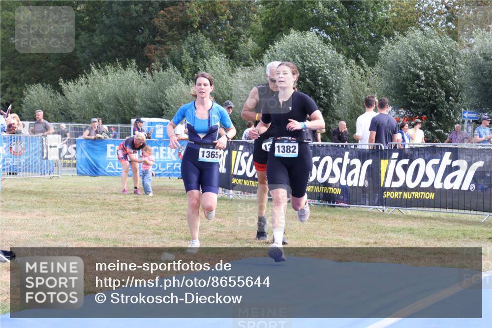 31.08.2025 - Elbe Triathlon Hamburg Strokosch-Dieckow http://msf.ph/oto/8655644 31.08.2025 11:52:49 Ziel 1336, 1365, 1382 meine-sportfotos.de