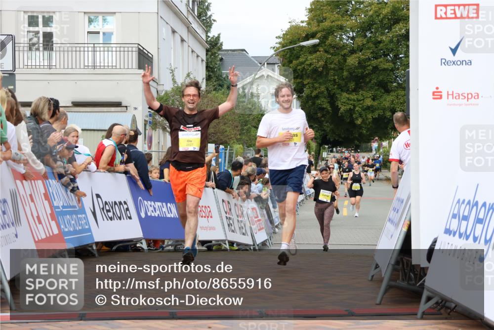 31.08.2025 - 21. Blankeneser Heldenlauf Strokosch-Dieckow http://msf.ph/oto/8655916 31.08.2025 10:32:17 Ziel 2418, 2131, 2182, 2627 meine-sportfotos.de