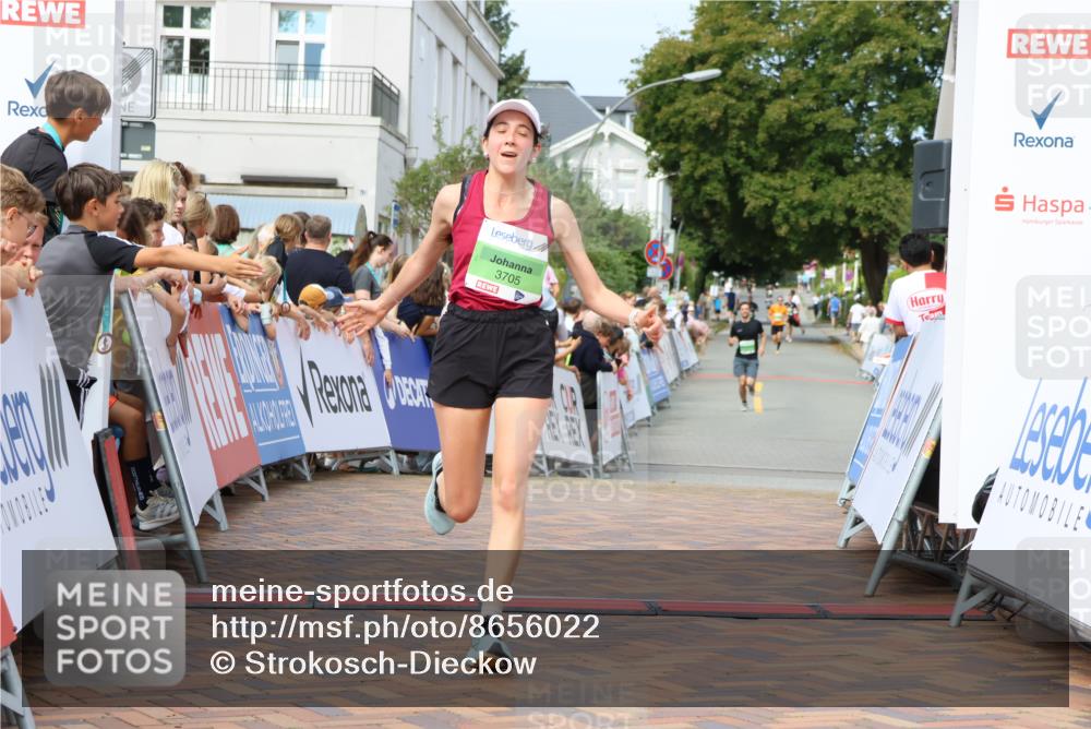 31.08.2025 - 21. Blankeneser Heldenlauf Strokosch-Dieckow http://msf.ph/oto/8656022 31.08.2025 10:58:41 Ziel 3064, 3651, 3705, 3457 meine-sportfotos.de