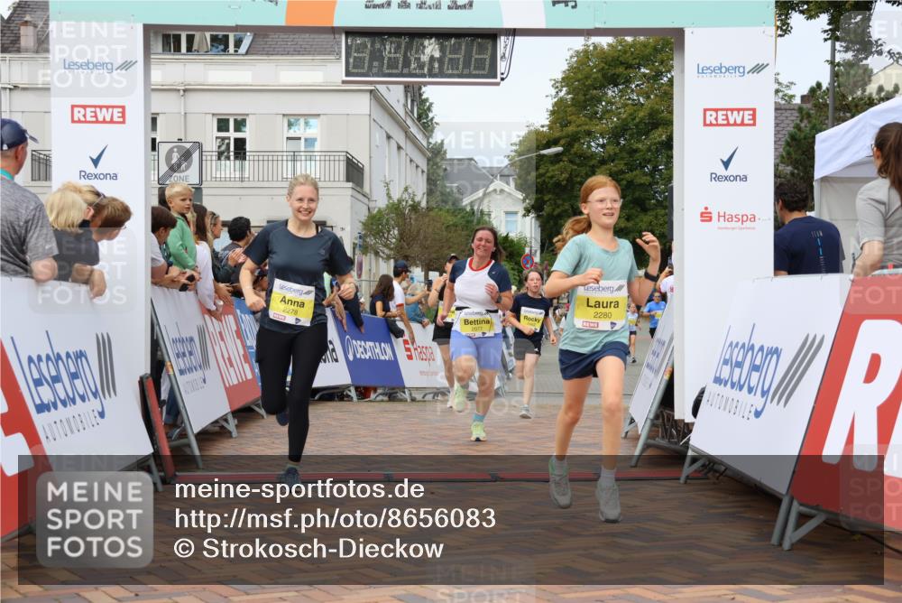 31.08.2025 - 21. Blankeneser Heldenlauf Strokosch-Dieckow http://msf.ph/oto/8656083 31.08.2025 10:31:49 Ziel 2077, 2407, 2280, 2462, 2340, 2278 meine-sportfotos.de