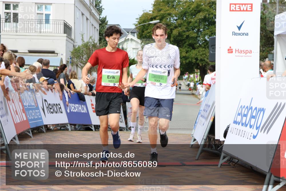 31.08.2025 - 21. Blankeneser Heldenlauf Strokosch-Dieckow http://msf.ph/oto/8656089 31.08.2025 10:58:35 Ziel 3064, 3651, 3457 meine-sportfotos.de