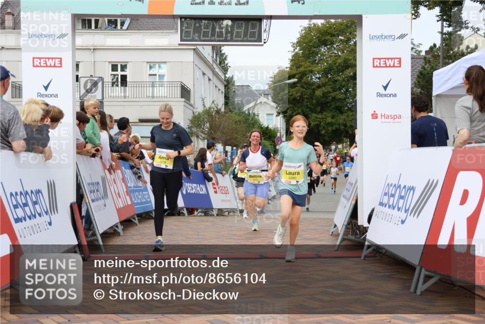31.08.2025 - 21. Blankeneser Heldenlauf Strokosch-Dieckow http://msf.ph/oto/8656104 31.08.2025 10:31:49 Ziel 2077, 2407, 2280, 2462, 2340, 2278 meine-sportfotos.de