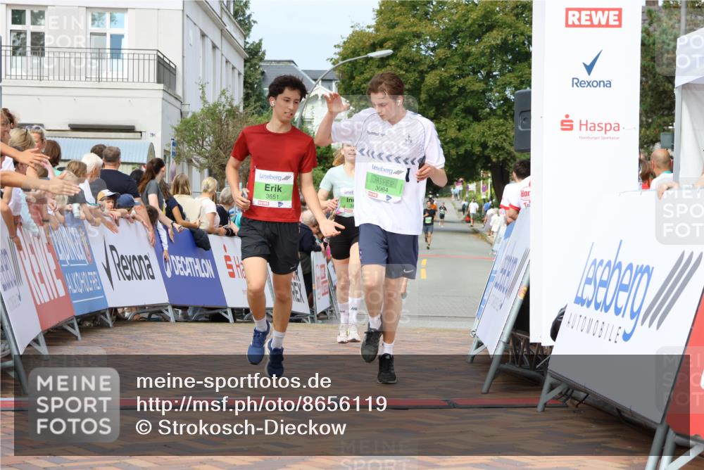 31.08.2025 - 21. Blankeneser Heldenlauf Strokosch-Dieckow http://msf.ph/oto/8656119 31.08.2025 10:58:35 Ziel 3064, 3651, 3457 meine-sportfotos.de