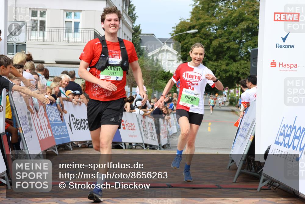 31.08.2025 - 21. Blankeneser Heldenlauf Strokosch-Dieckow http://msf.ph/oto/8656263 31.08.2025 10:58:08 Ziel 3389, 3514, 3425, 3387 meine-sportfotos.de