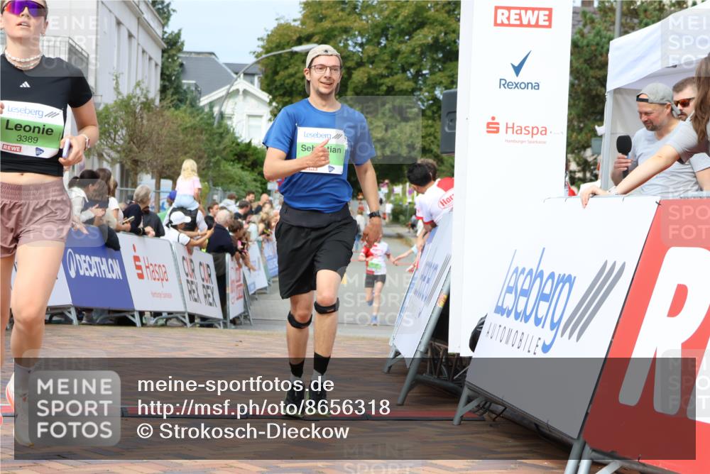 31.08.2025 - 21. Blankeneser Heldenlauf Strokosch-Dieckow http://msf.ph/oto/8656318 31.08.2025 10:58:03 Ziel 3389, 3460, 3425, 3387 meine-sportfotos.de