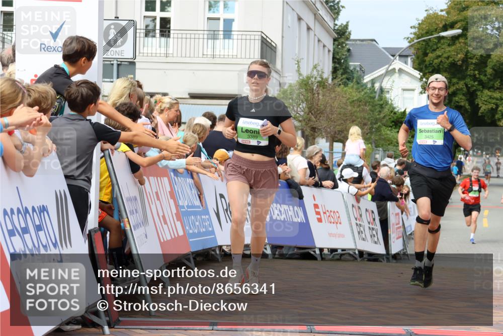31.08.2025 - 21. Blankeneser Heldenlauf Strokosch-Dieckow http://msf.ph/oto/8656341 31.08.2025 10:58:02 Ziel 3389, 3460, 3425 meine-sportfotos.de