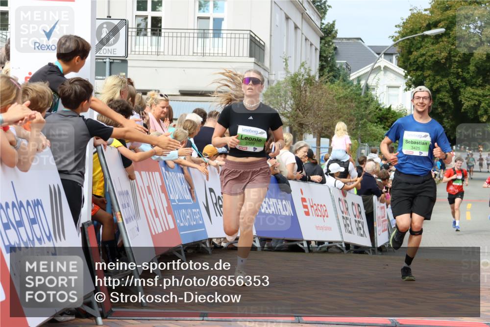 31.08.2025 - 21. Blankeneser Heldenlauf Strokosch-Dieckow http://msf.ph/oto/8656353 31.08.2025 10:58:02 Ziel 3389, 3460, 3425 meine-sportfotos.de