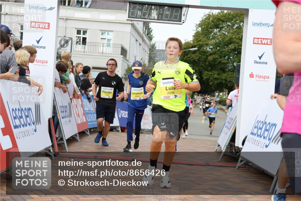 31.08.2025 - 21. Blankeneser Heldenlauf Strokosch-Dieckow http://msf.ph/oto/8656426 31.08.2025 10:30:55 Ziel 2594, 2376, 2136, 2168, 2600, 2206, 2309, 2310 meine-sportfotos.de