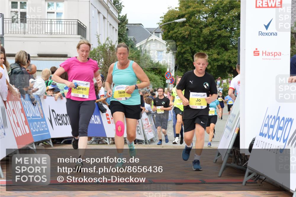 31.08.2025 - 21. Blankeneser Heldenlauf Strokosch-Dieckow http://msf.ph/oto/8656436 31.08.2025 10:30:51 Ziel 2179, 2594, 2376, 2279, 2168, 2600, 2206, 2309, 2310 meine-sportfotos.de