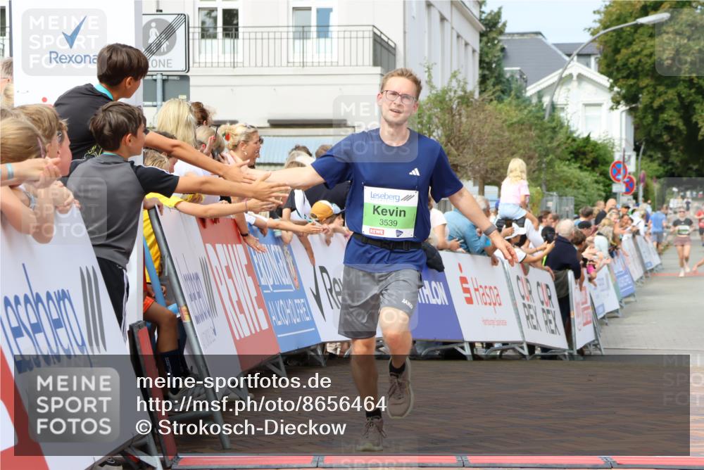 31.08.2025 - 21. Blankeneser Heldenlauf Strokosch-Dieckow http://msf.ph/oto/8656464 31.08.2025 10:57:51 Ziel 3559, 3421, 3460, 3539 meine-sportfotos.de