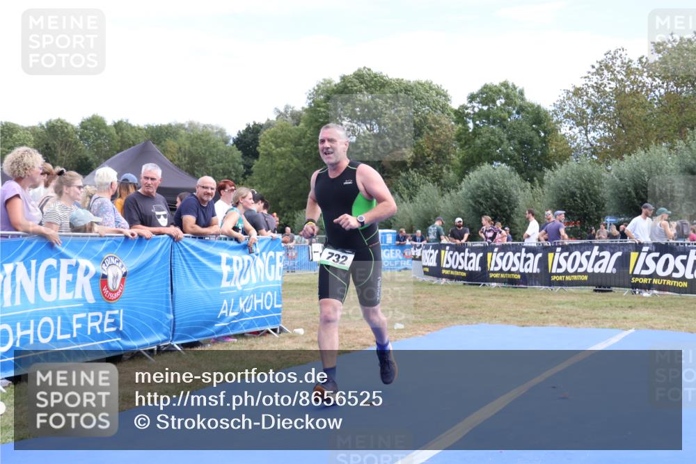 31.08.2025 - Elbe Triathlon Hamburg Strokosch-Dieckow http://msf.ph/oto/8656525 31.08.2025 12:05:00 Ziel 732 meine-sportfotos.de