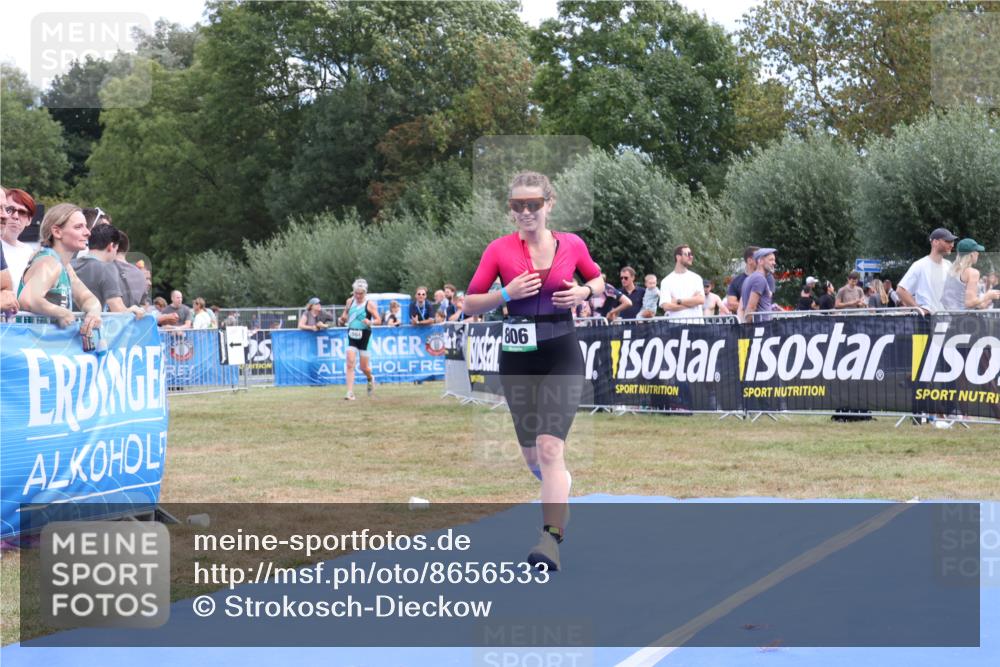 31.08.2025 - Elbe Triathlon Hamburg Strokosch-Dieckow http://msf.ph/oto/8656533 31.08.2025 12:05:14 Ziel 806 meine-sportfotos.de