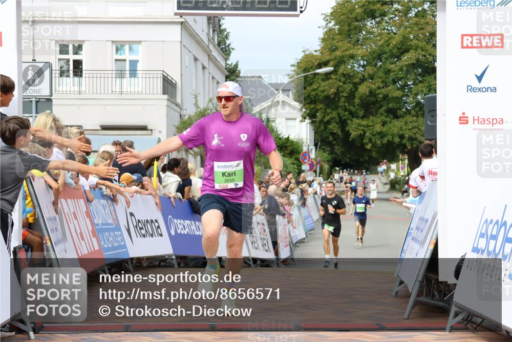 31.08.2025 - 21. Blankeneser Heldenlauf Strokosch-Dieckow http://msf.ph/oto/8656571 31.08.2025 10:57:44 Ziel 3559, 3421, 3045 meine-sportfotos.de