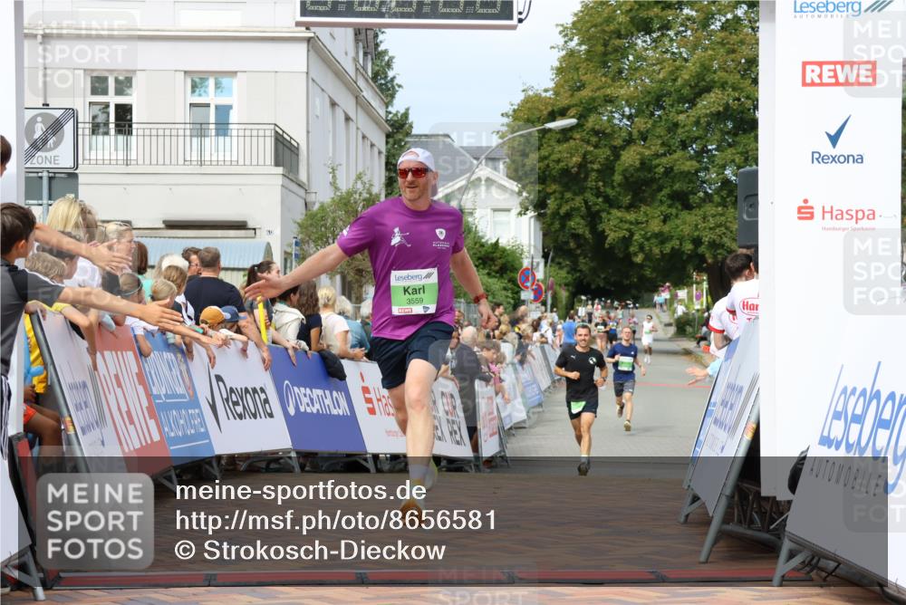 31.08.2025 - 21. Blankeneser Heldenlauf Strokosch-Dieckow http://msf.ph/oto/8656581 31.08.2025 10:57:43 Ziel 3559, 3045, 3012 meine-sportfotos.de