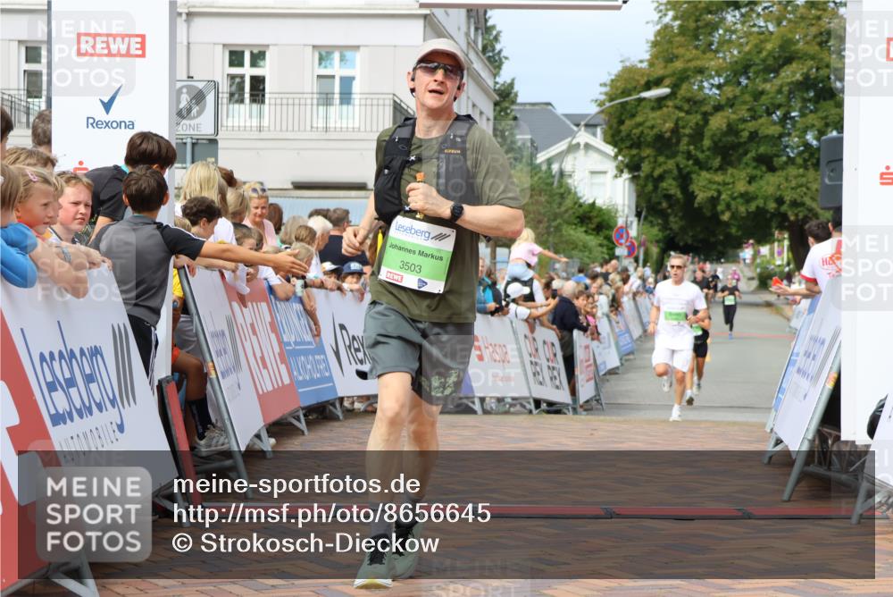 31.08.2025 - 21. Blankeneser Heldenlauf Strokosch-Dieckow http://msf.ph/oto/8656645 31.08.2025 10:57:24 Ziel 3499, 3503 meine-sportfotos.de