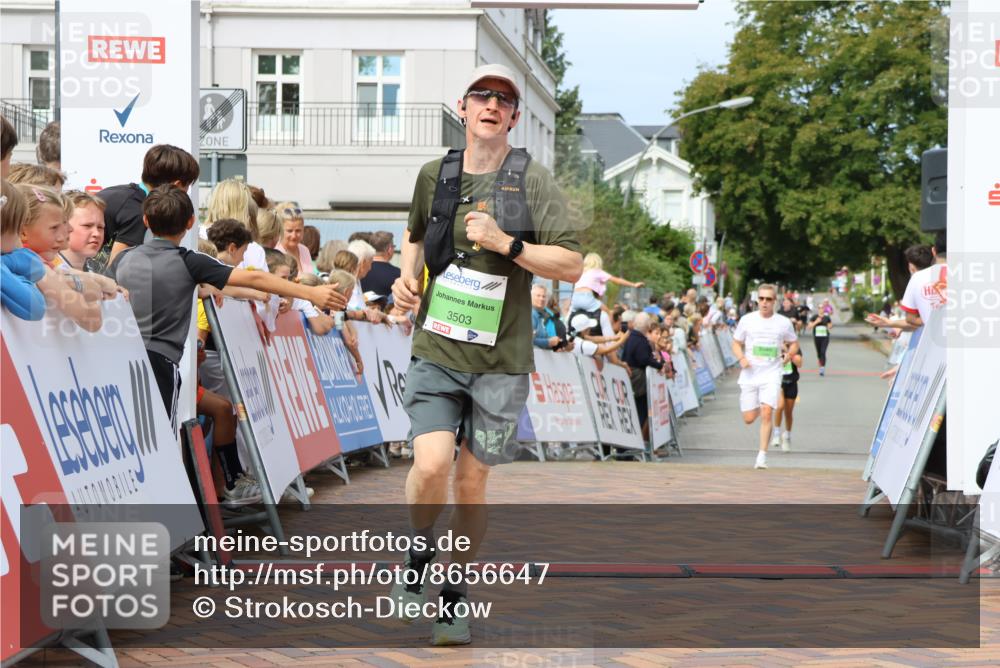 31.08.2025 - 21. Blankeneser Heldenlauf Strokosch-Dieckow http://msf.ph/oto/8656647 31.08.2025 10:57:24 Ziel 3499, 3503 meine-sportfotos.de