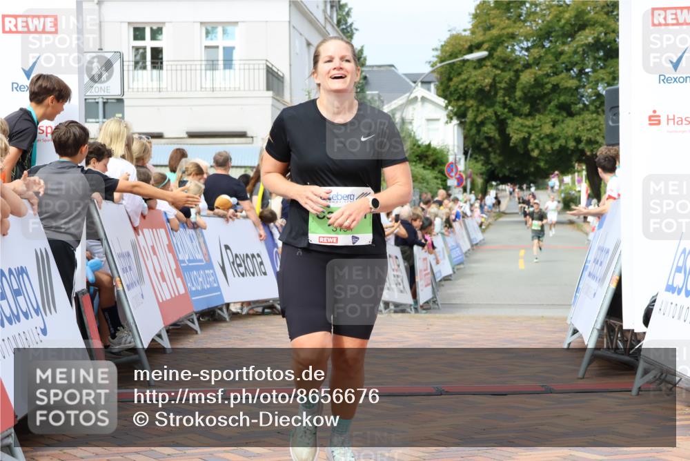31.08.2025 - 21. Blankeneser Heldenlauf Strokosch-Dieckow http://msf.ph/oto/8656676 31.08.2025 10:57:13 Ziel 2167, 3502, 3194 meine-sportfotos.de