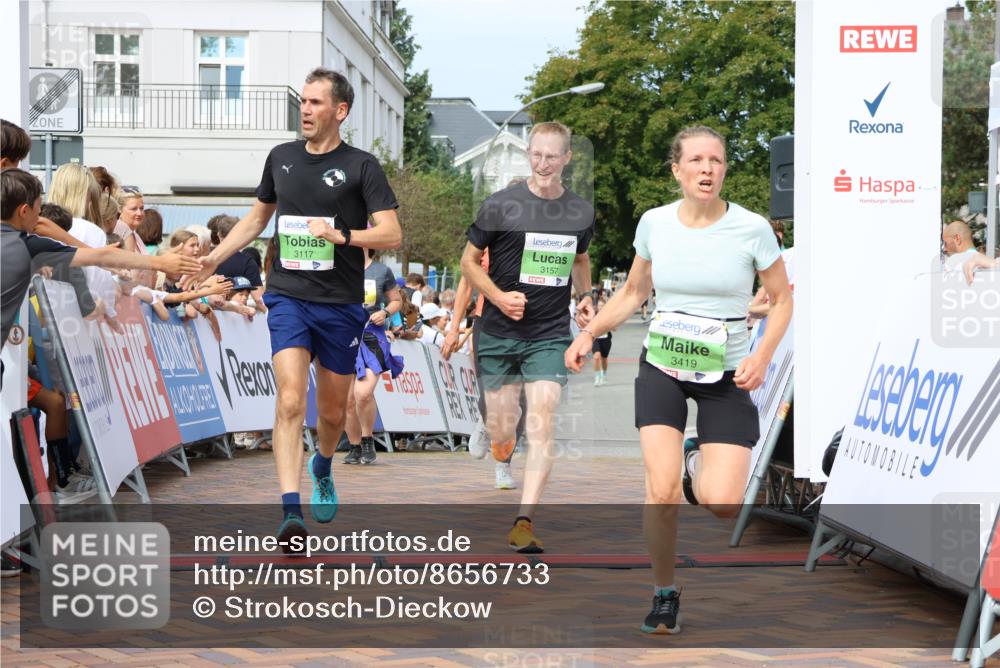 31.08.2025 - 21. Blankeneser Heldenlauf Strokosch-Dieckow http://msf.ph/oto/8656733 31.08.2025 10:57:03 Ziel 2167, 3502, 3419, 3385, 3117, 3157 meine-sportfotos.de