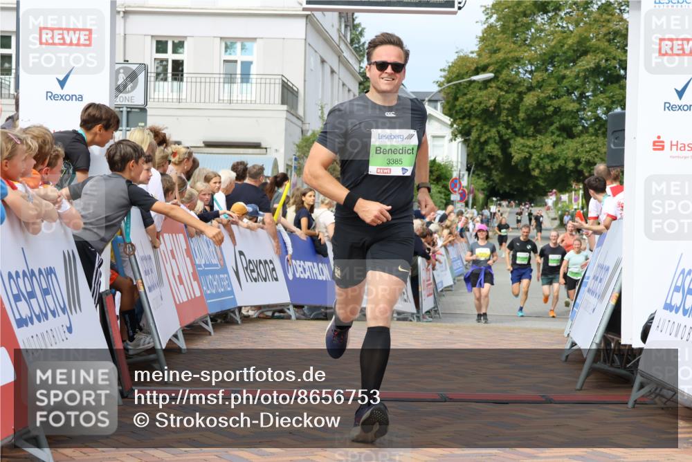 31.08.2025 - 21. Blankeneser Heldenlauf Strokosch-Dieckow http://msf.ph/oto/8656753 31.08.2025 10:56:59 Ziel 3419, 3385, 3117, 3157 meine-sportfotos.de