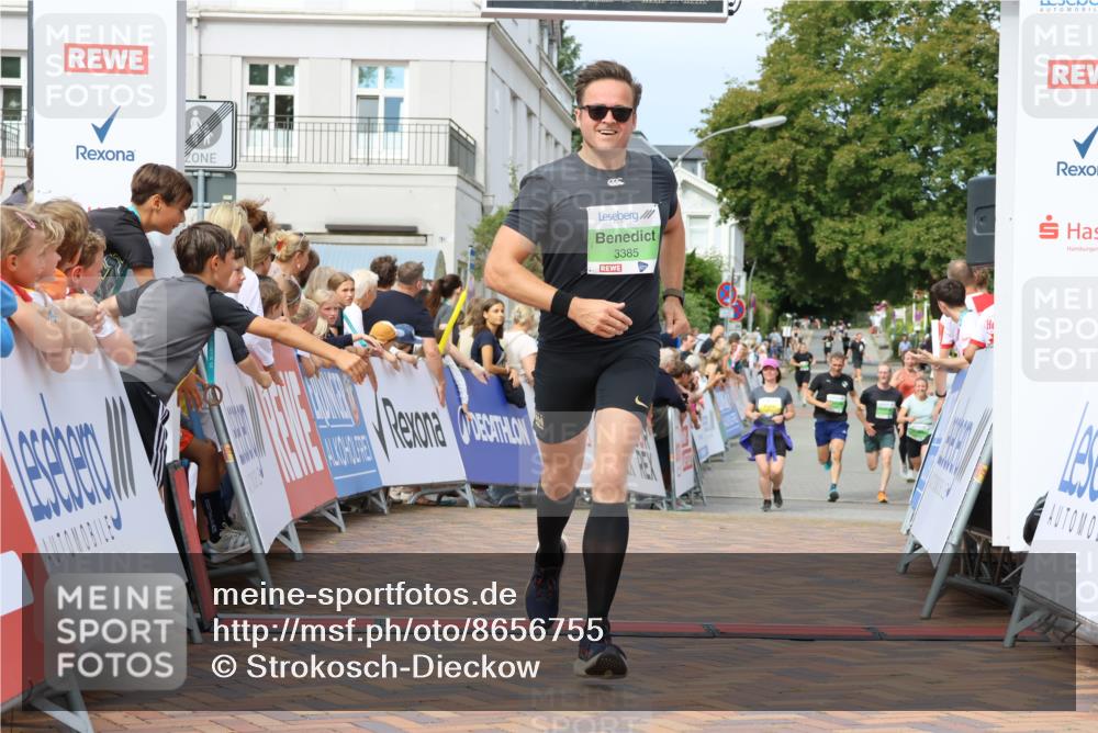 31.08.2025 - 21. Blankeneser Heldenlauf Strokosch-Dieckow http://msf.ph/oto/8656755 31.08.2025 10:56:59 Ziel 3419, 3385, 3117, 3157 meine-sportfotos.de