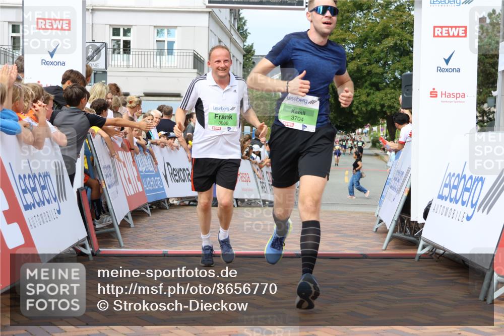31.08.2025 - 21. Blankeneser Heldenlauf Strokosch-Dieckow http://msf.ph/oto/8656770 31.08.2025 10:56:43 Ziel 3399, 3704, 3394, 3086 meine-sportfotos.de