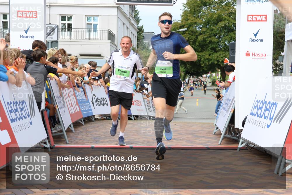 31.08.2025 - 21. Blankeneser Heldenlauf Strokosch-Dieckow http://msf.ph/oto/8656784 31.08.2025 10:56:42 Ziel 3399, 3704, 3394, 3086 meine-sportfotos.de