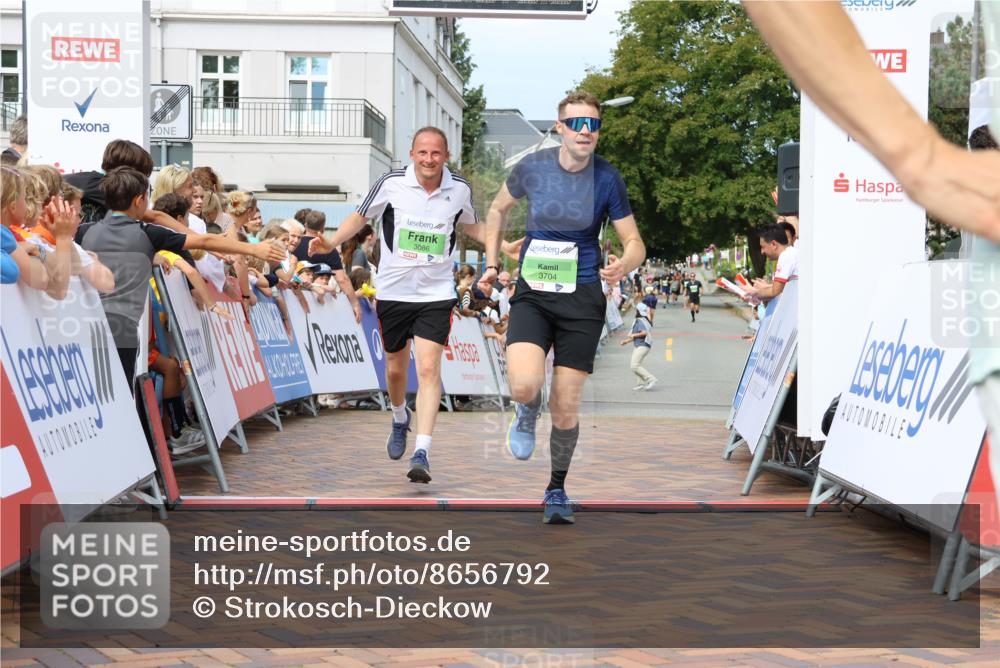 31.08.2025 - 21. Blankeneser Heldenlauf Strokosch-Dieckow http://msf.ph/oto/8656792 31.08.2025 10:56:42 Ziel 3399, 3704, 3394, 3086 meine-sportfotos.de