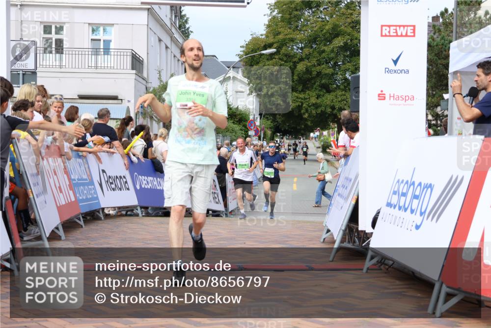 31.08.2025 - 21. Blankeneser Heldenlauf Strokosch-Dieckow http://msf.ph/oto/8656797 31.08.2025 10:56:38 Ziel 3378, 3399, 3704, 3394, 3086 meine-sportfotos.de