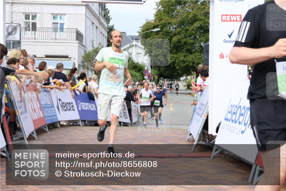 31.08.2025 - 21. Blankeneser Heldenlauf Strokosch-Dieckow http://msf.ph/oto/8656808 31.08.2025 10:56:38 Ziel 3378, 3399, 3704, 3394, 3086 meine-sportfotos.de